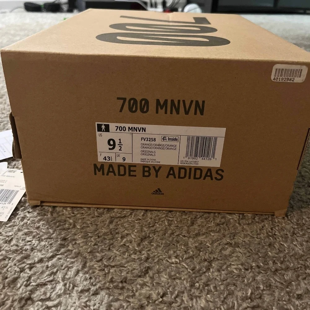 Yeezy 700 MNVM orange - Picture 5 of 6